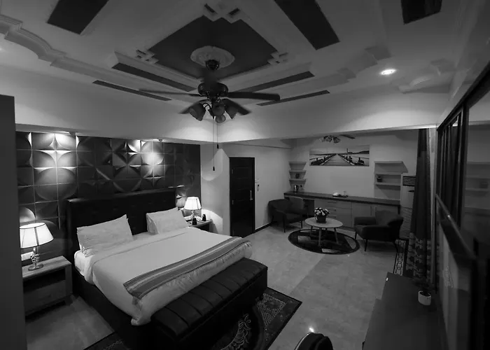 Lantana Hotel