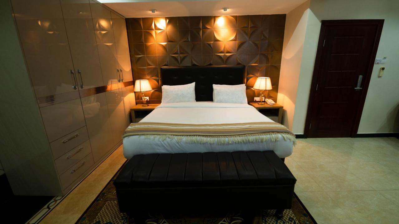 Lantana Hotel 3*