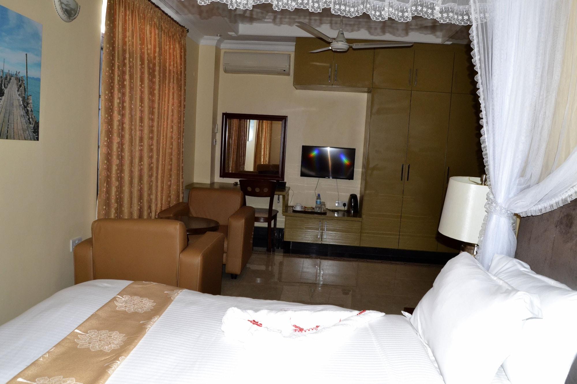 Hotel Lantana 3*