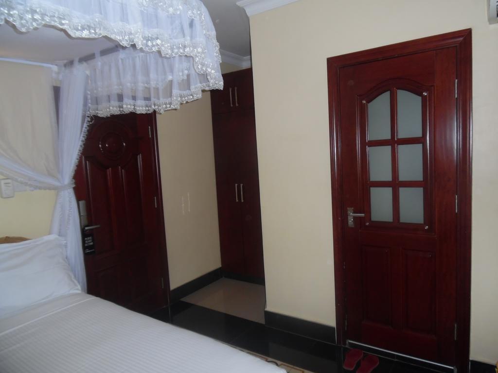 Hotel Lantana 3*