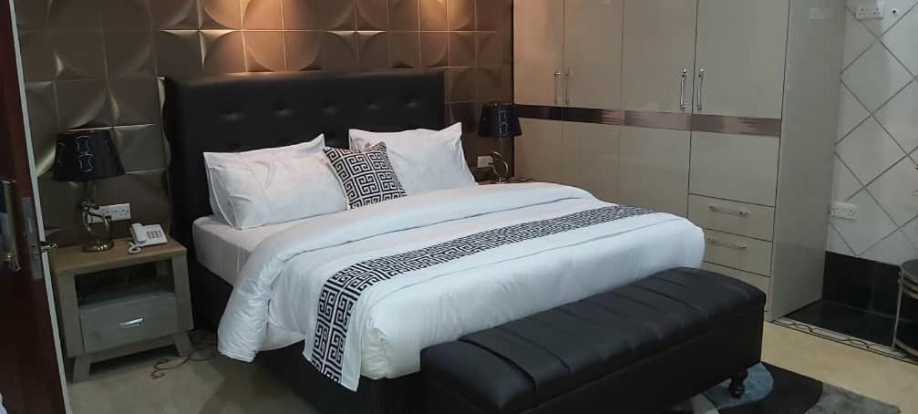 Hotel Lantana 3*