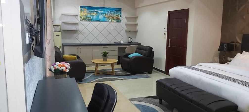 Hotel Lantana